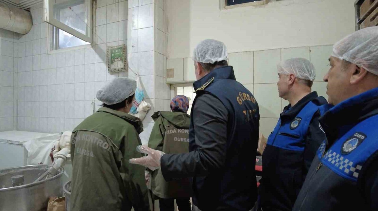 GÜRSU BELEDİYESİ ZABITA MÜDÜRLÜĞÜ VE GÜRSU İLÇE TARIM MÜDÜRLÜĞÜ EKİPLERİ, GIDA VE HİJYEN...