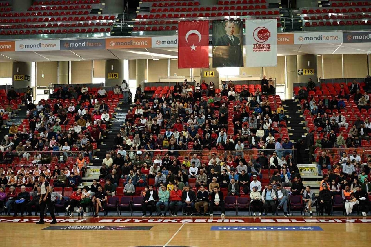 HALKBANK KADINLAR BASKETBOL SÜPER LİGİ'NİN 7. HAFTASINDA MELİKGAZİ KAYSERİ BASKETBOL, SAHASINDA...