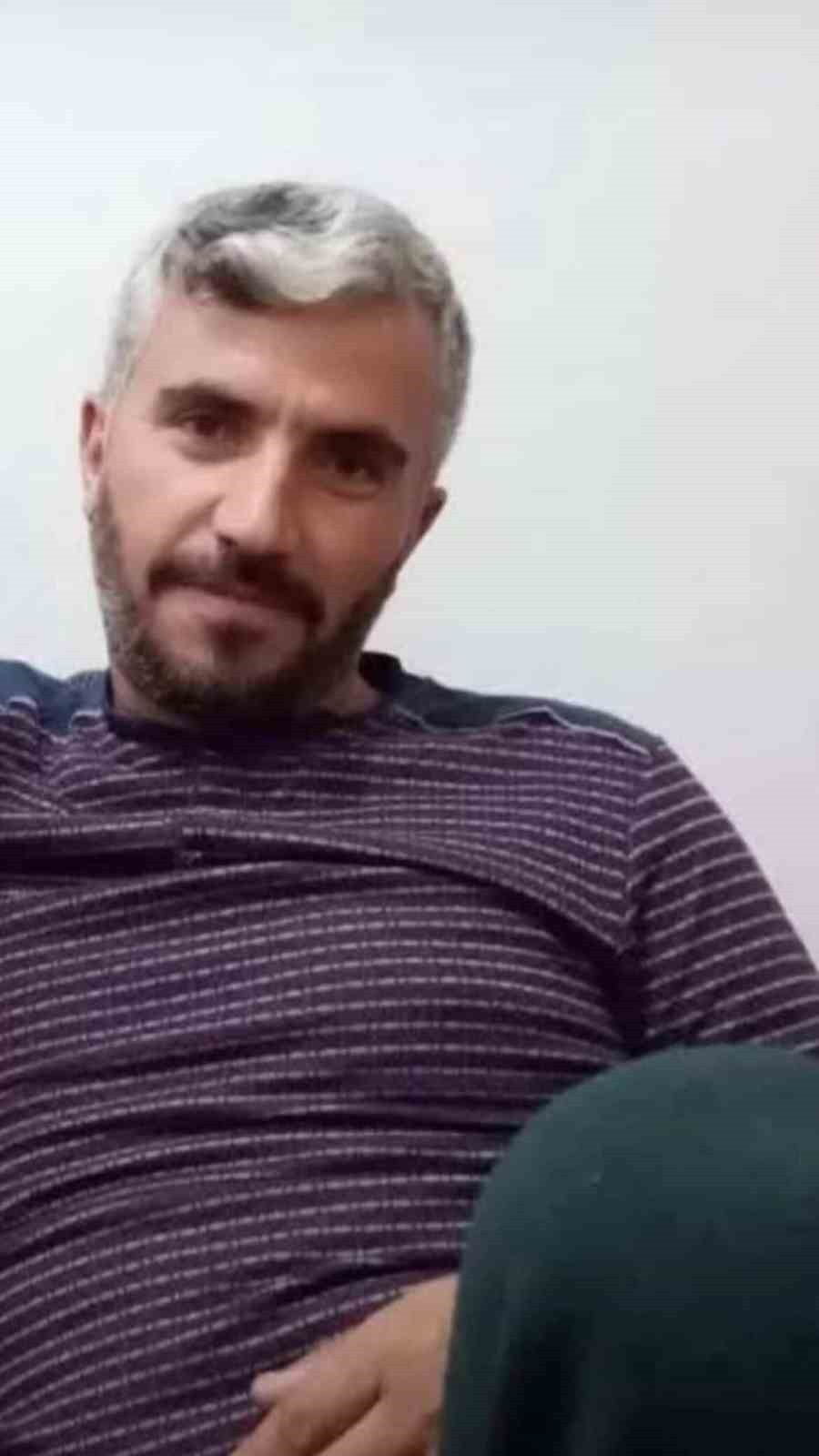 HAMZA GÜMÜŞ (44), ARACIN ANİDEN KAYMASI SONUCU ALTINDA KALDI.