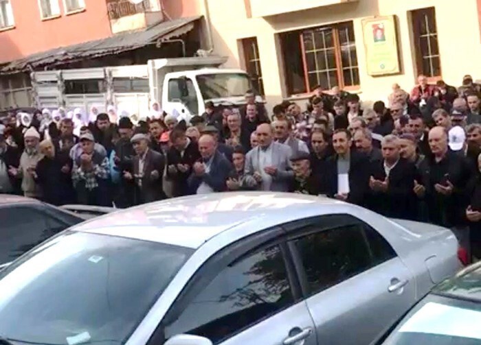 HASANLAR KÖYÜNDE DİYANET İŞLERİ BAŞKANLIĞI ORGANİZASYONUNDA UMREYE GİDECEK OLAN 24 KİŞİLİK UMRE...