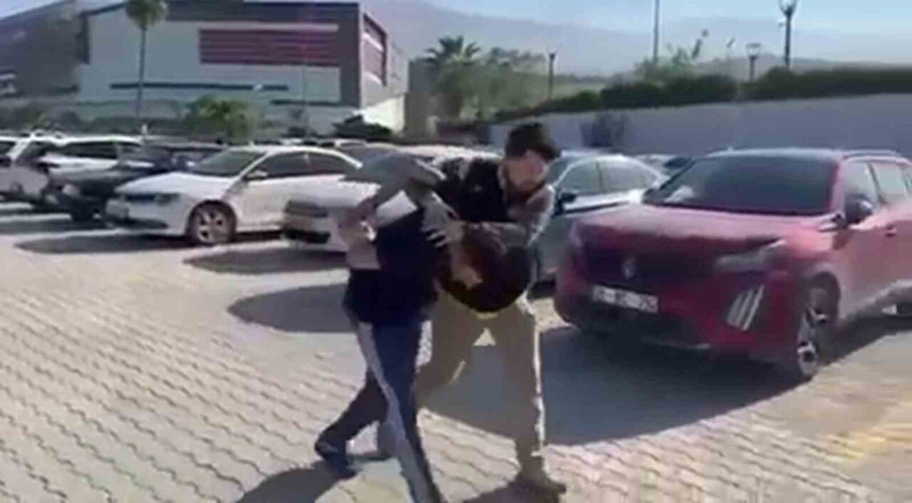 HATAY'DA ŞANTİYEDE BİRLİKTE ÇALIŞTIĞI 22 YAŞINDAKİ ARKADAŞINI ÖLDÜRESİYE DÖVEN ŞAHIS MAHKEMECE...