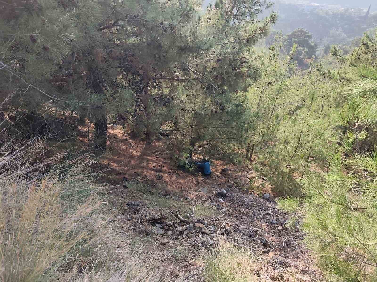 HATAY’DA UÇURUMDAN YUVARLANAN MOTOSİKLETTEKİ 2 KİŞİYİ İTFAİYE EKİPLERİ KURTARDI.