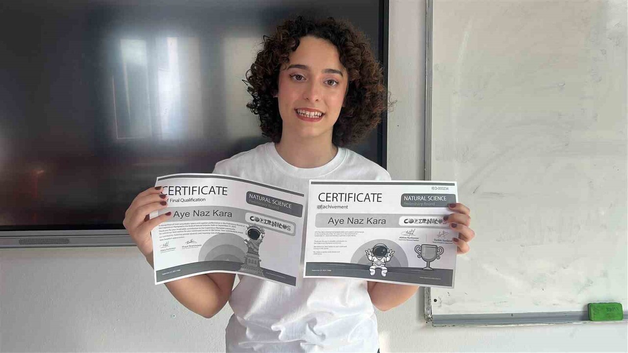 HATAY (İHA) - HATAY’IN DÖRTYOL İLÇESİNDE YAŞAYAN  AYŞE NAZ KARA, TAYLAND’DA DÜZENLENEN SİNGAPORE...