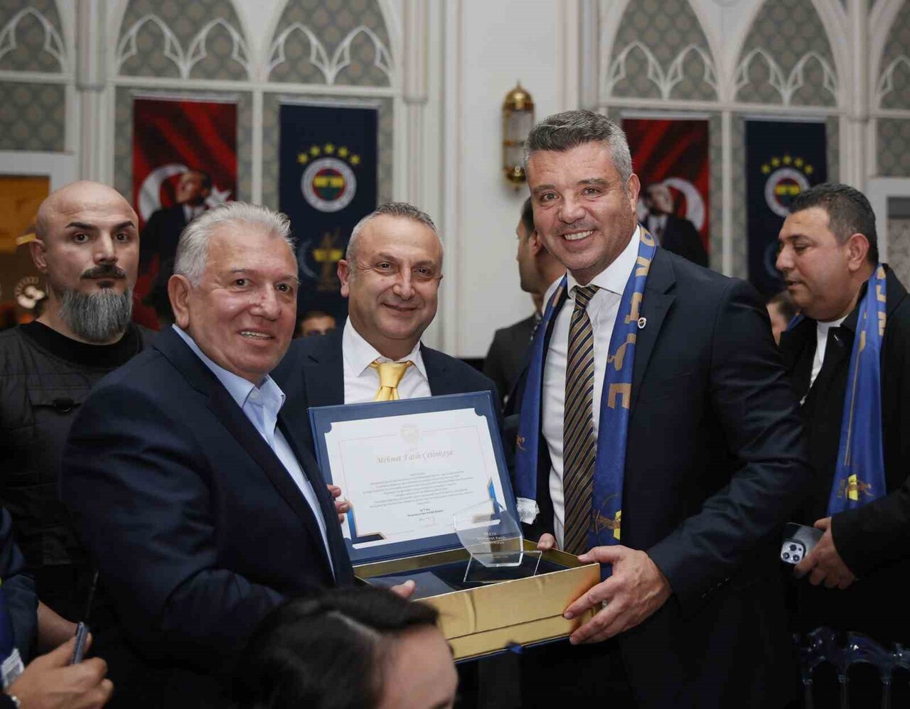 HUKUKÇU FENERBAHÇELİLER DERNEĞİ'NİN 5. KURULUŞ YILDÖNÜMÜNDE KONUŞAN FENERBAHÇE BAŞKANI SADETTİN...