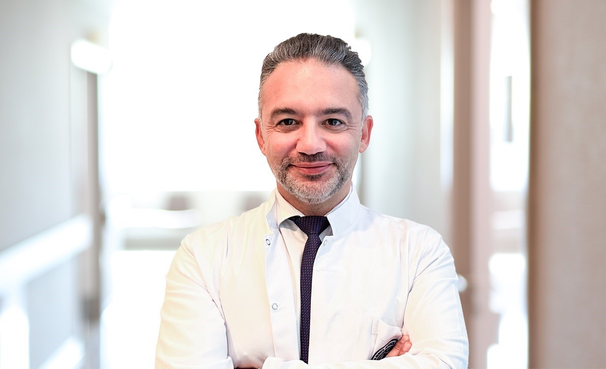 İAÜ VM MEDİCAL PARK FLORYA HASTANESİ İÇ HASTALIKLARI UZMANI DOÇ. DR. ATTİLA ÖNMEZ