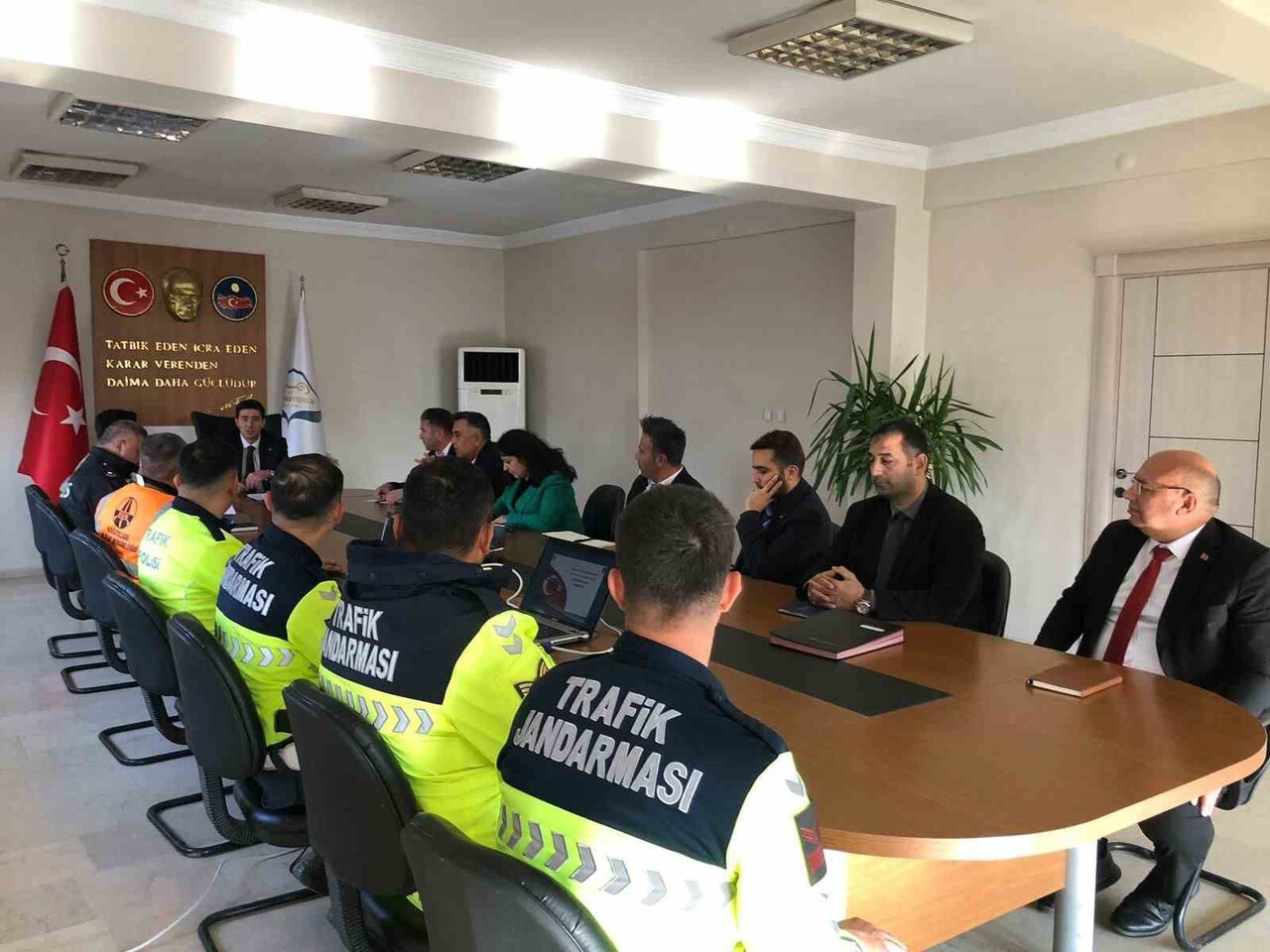 IĞDIR'IN KARAKOYUNLU İLÇESİNDE KIŞ MEVSİMİ ÖNCESİ ALINACAK ÖNLEMLERİ GÖRÜŞMEK VE KURUMLAR ARASI...