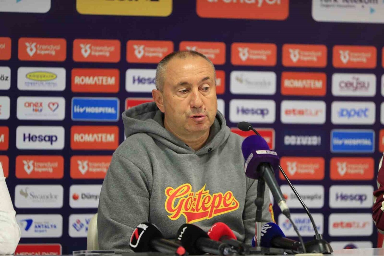 İLK YARISINDA 1-.0 GERİYE DÜŞTÜĞÜ ANTALYASPOR DEPLASMANINDA KARŞILAŞMAYI 2-1 GALİBİYETLE...