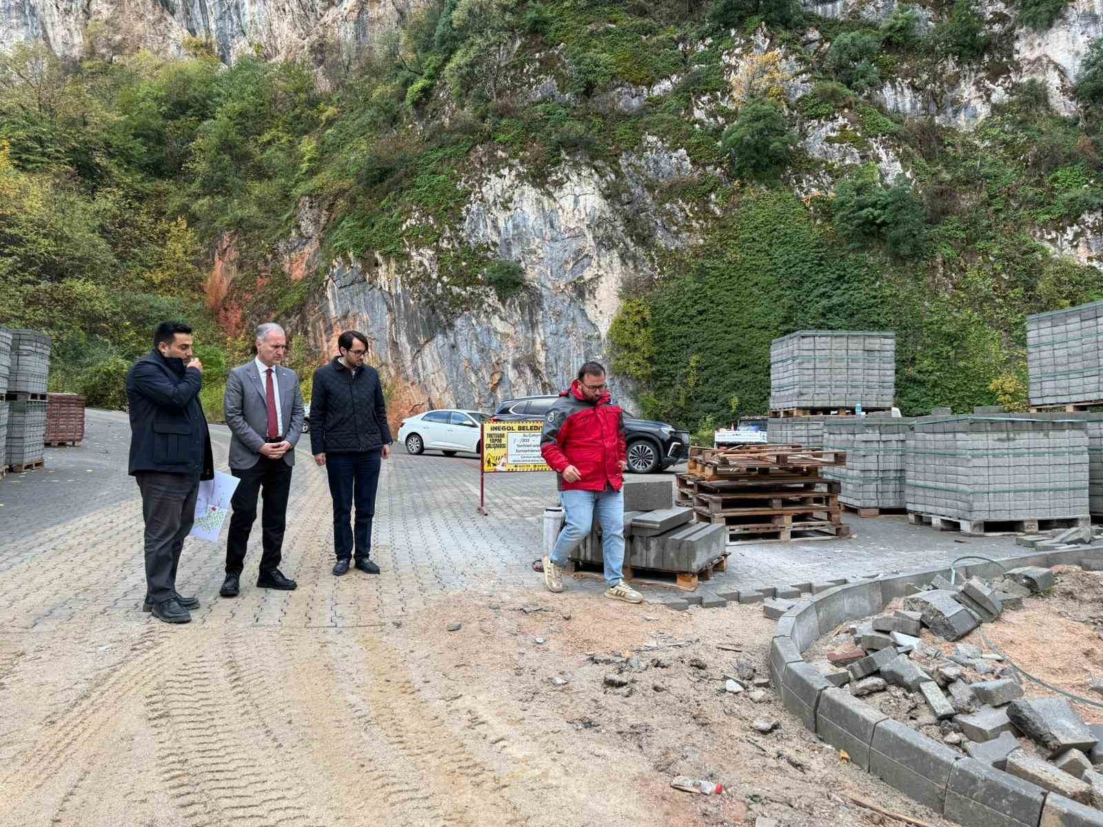 İNEGÖL BELEDİYESİ OYLAT MAĞARASI BÖLGESİNDE ÇEVRE DÜZENLEME ÇALIŞMALARI BAŞLATTI. BELEDİYE BAŞKANI...