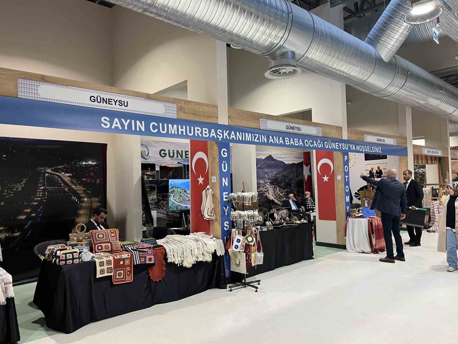 İSTANBUL'DA 14. RİZE GÜNLERİ, ATATÜRK HAVALİMANI MİLLET BAHÇESİ'NDE DÜZENLENEN AÇILIŞ PROGRAMI İLE...