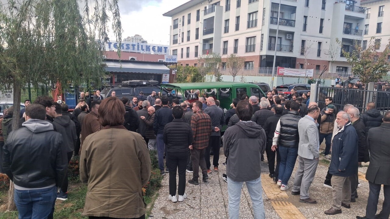 İSTANBUL'DA DÜZENLENEN OFF ROAD YARIŞINDA KAZA YAPAN ARAÇTA AĞIR YARALANAN EMRE ŞEN, 20 GÜNLÜK...