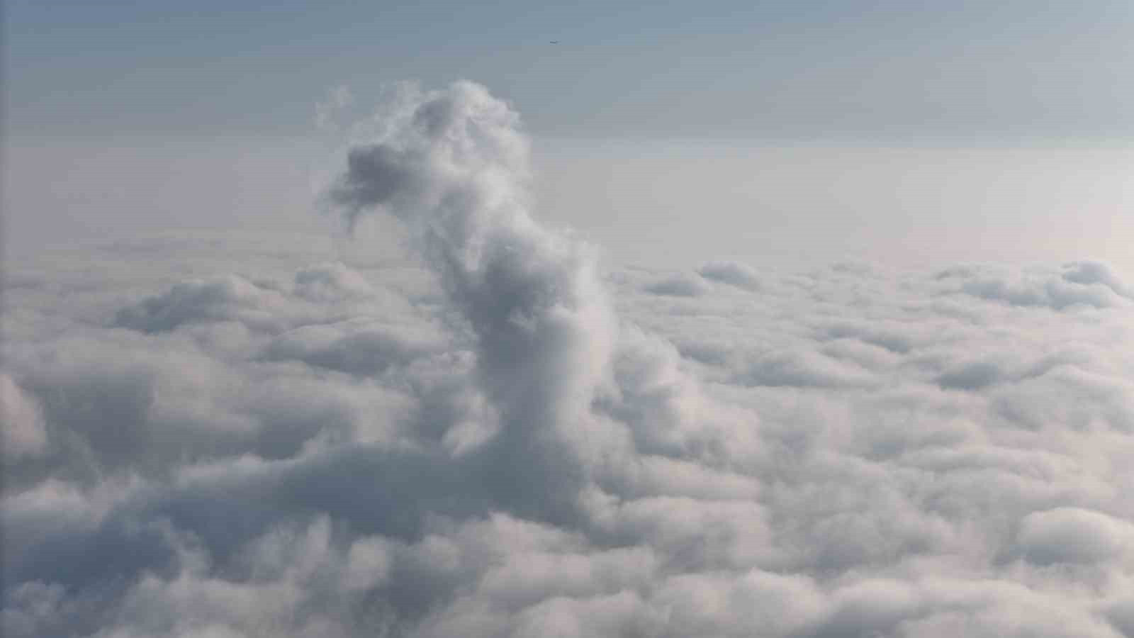 İSTANBUL'DA GÜNEŞİN DOĞUŞUYLA BİRLİKTE SİS, MASALSI GÖRÜNTÜLER OLUŞTURDU. BEYLİKDÜZÜ SEMALARINDA...