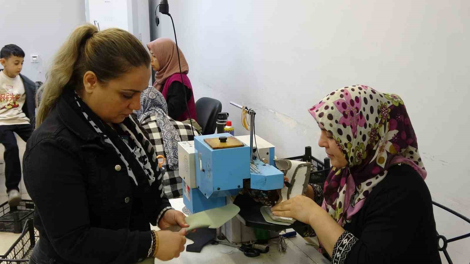 İSTANBUL'DAN SONRA TÜRKİYE'NİN EN BÜYÜK İKİNCİ AYAKKABI ÜRETİM MERKEZİ OLAN GAZİANTEP'TE, SEKTÖRÜN...