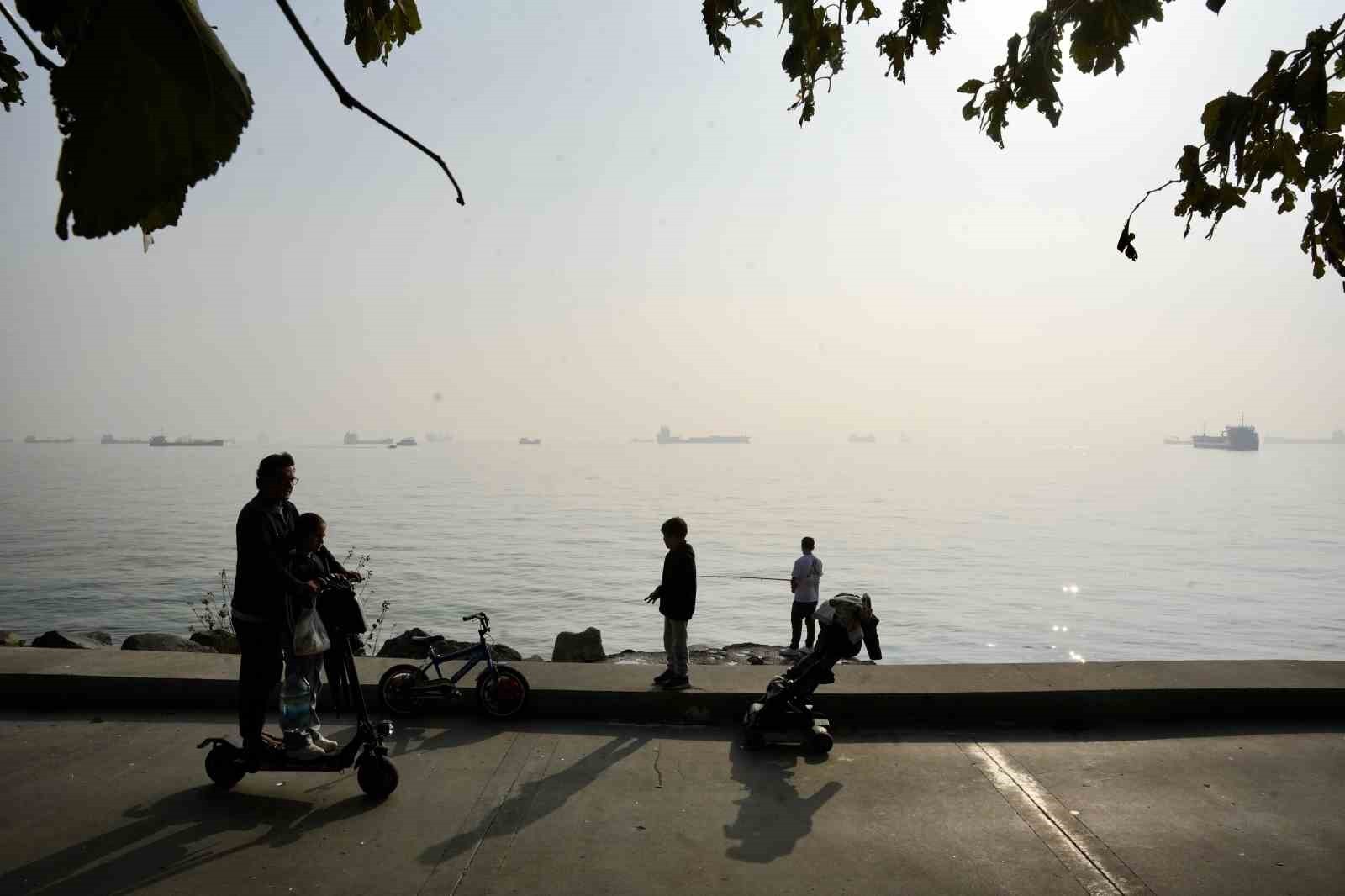 İSTANBUL’DA SİS ETKİLİ OLDU