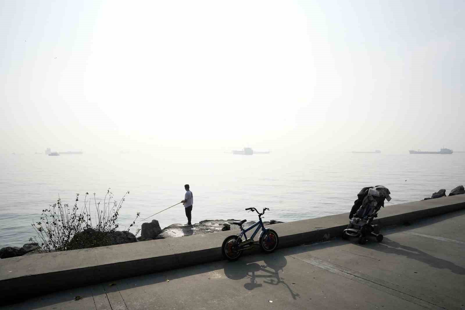 İSTANBUL’DA SİS ETKİLİ OLDU