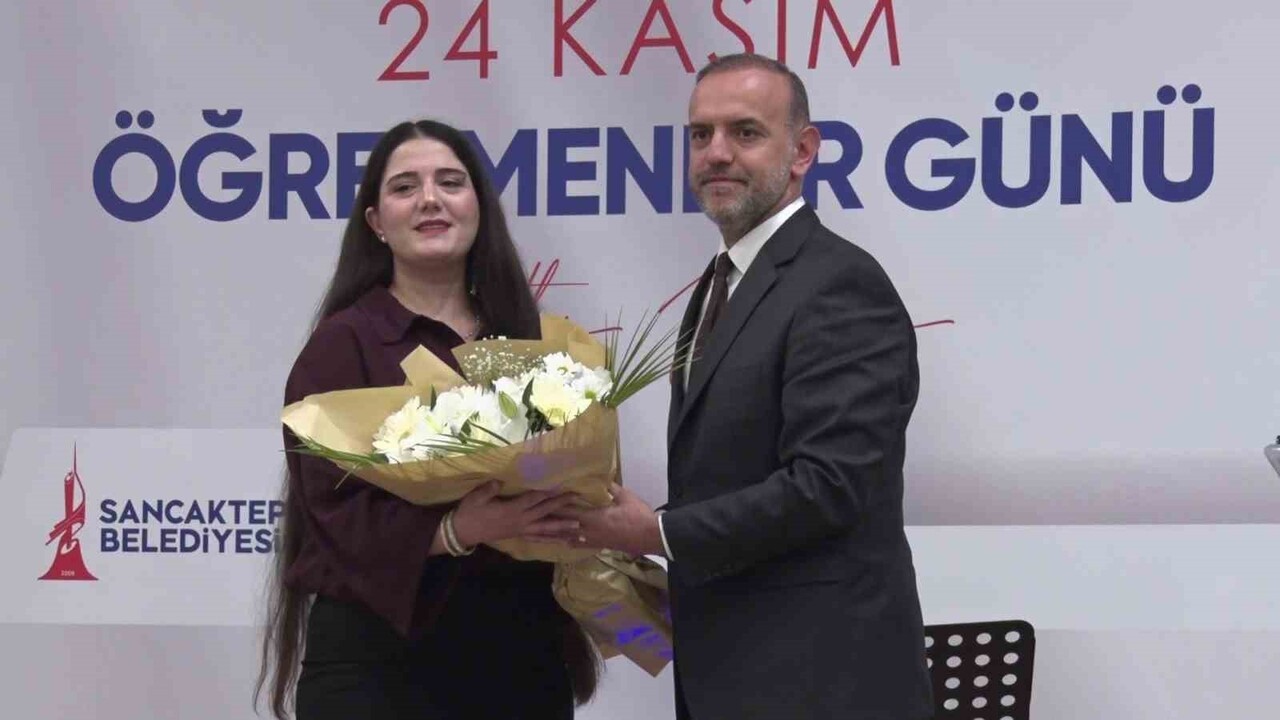 İSTANBUL (İHA) - SANCAKTEPE'DE 24 KASIM ÖĞRETMENLER GÜNÜ KAPSAMINDA İLÇEDE GÖREV YAPAN ÖĞRETMENLER...