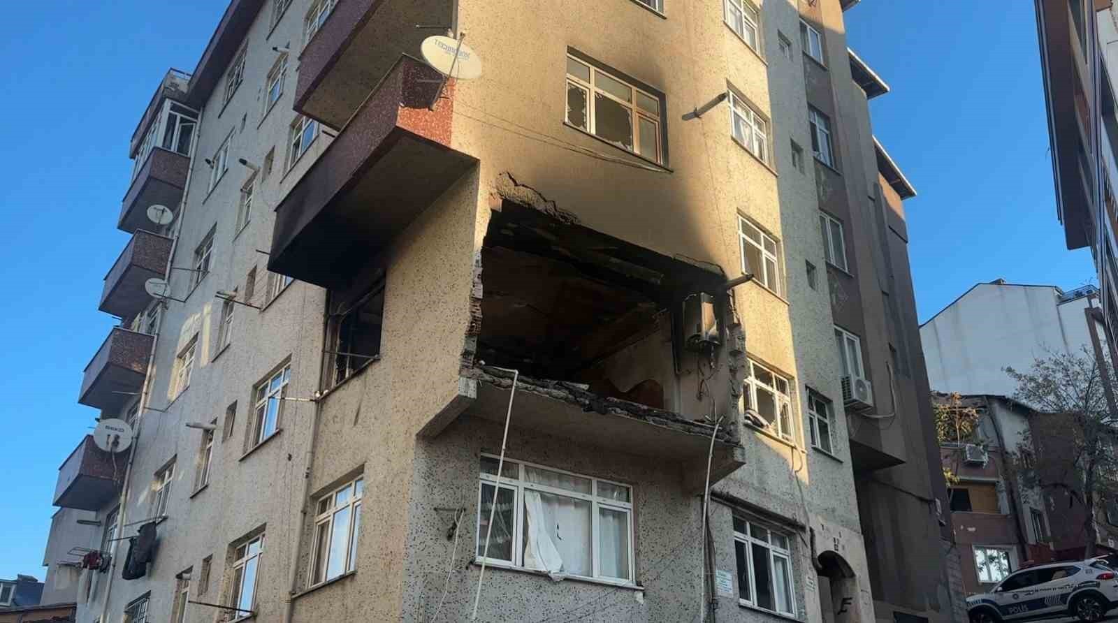 İSTANBUL KAĞITHANE'DE 6 KATLI BİNANIN İKİNCİ KATINDA MEYDANA GELEN VE 1 KİŞİNİN YARALANDIĞI...