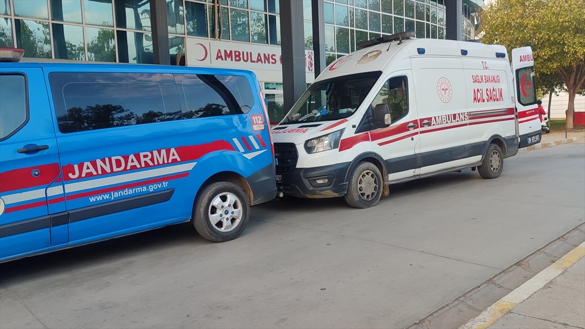 İzmir'in Ödemiş ilçesinde devrilen traktörün sürücüsü öldü.