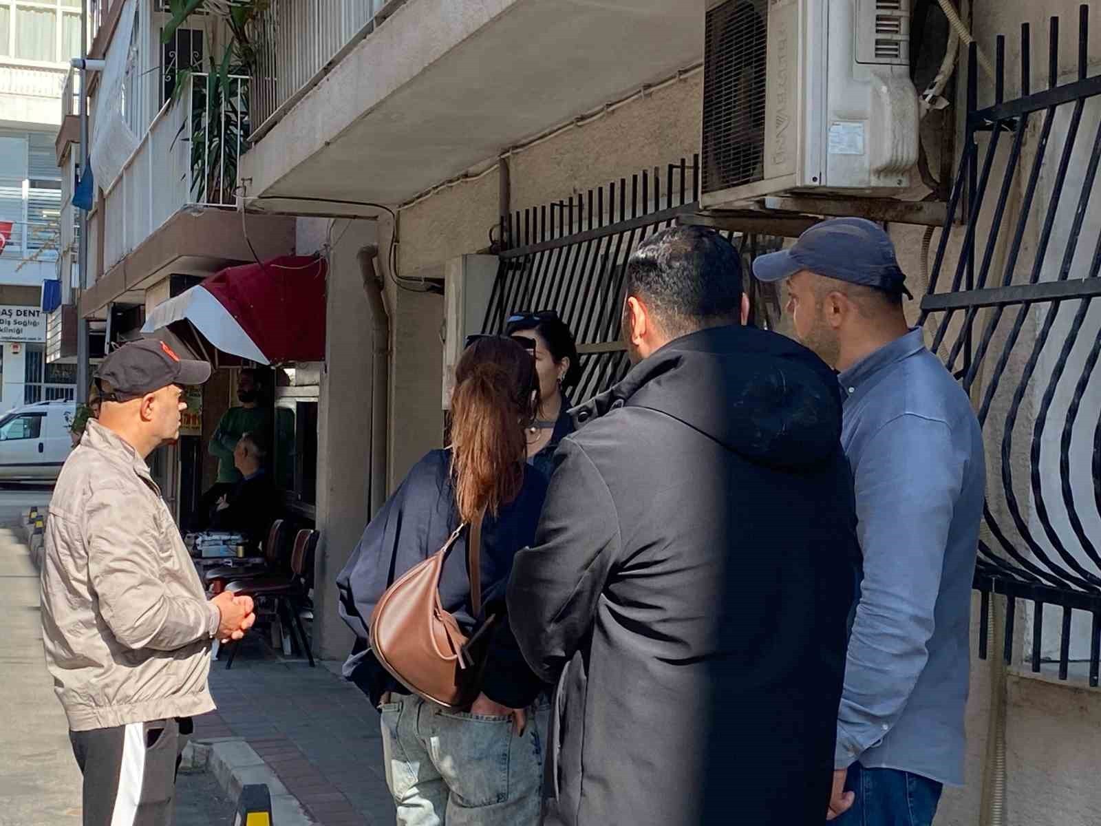 İZMİR’DE BİR GÜZELLİK SALONU SAHİBİNİN, MÜŞTERİLERDEN VE ÇEVREDEKİ ESNAFTAN PARA TOPLAYARAK...