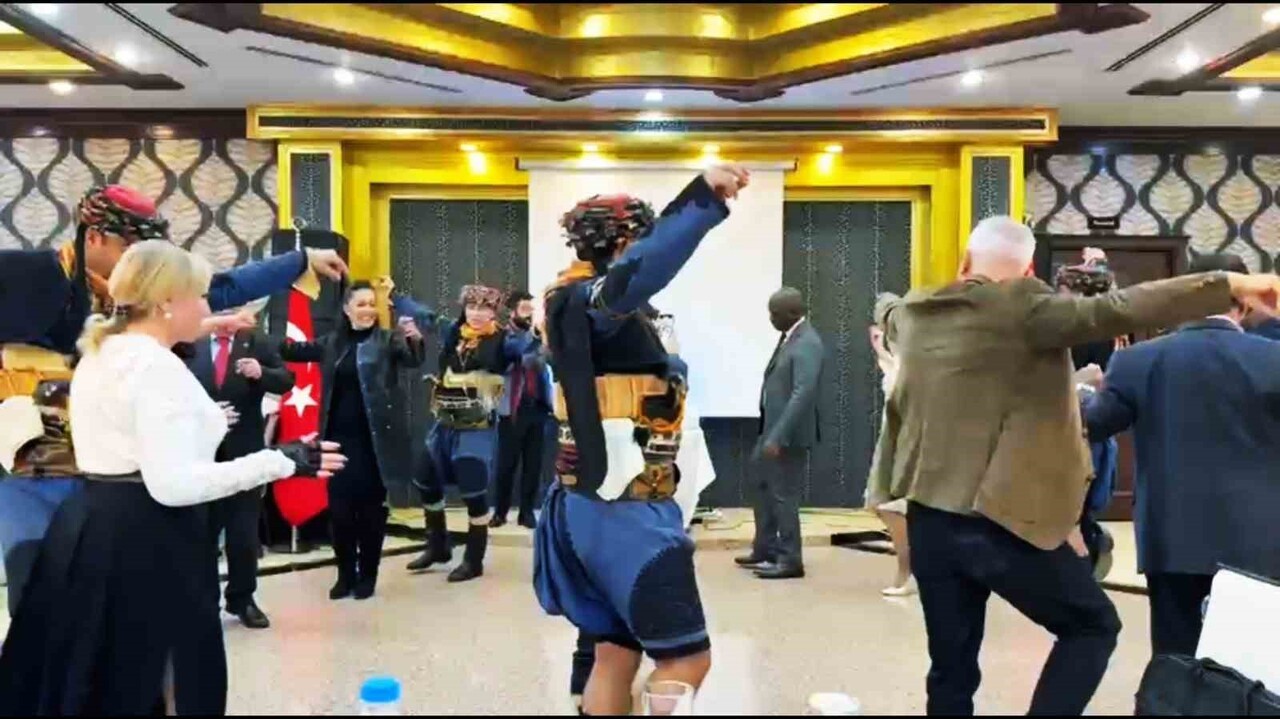 İZMİR’DE DÜZENLENEN VE 52 ÜLKEDEN TEMSİLCİLERİN KATILDIĞI ULUSLARARASI ‘SAĞLIK TURİZMİ’...