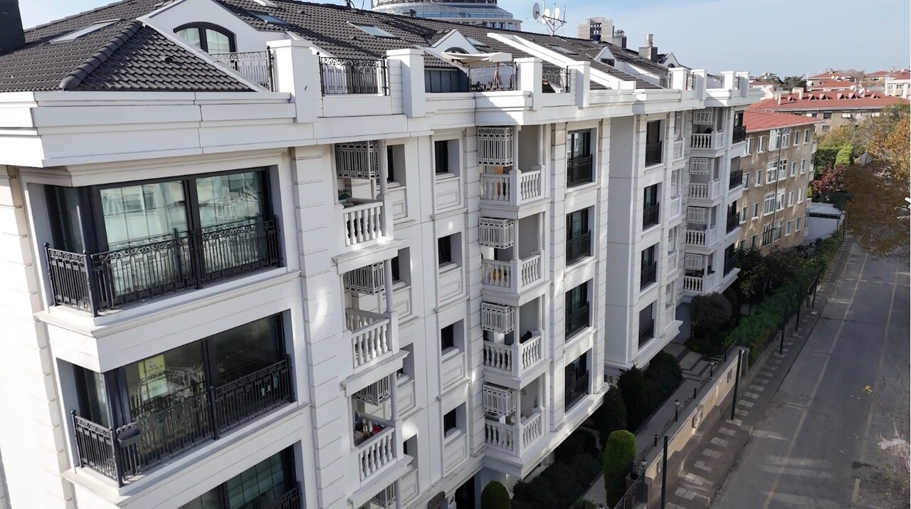 KADIKÖY'DE LÜKS BİR DAİREDE YAŞANAN KİRA KRİZİ MAHKEMEYE TAŞINDI. MAHKEME TARAFINDAN 85 BİN TL...