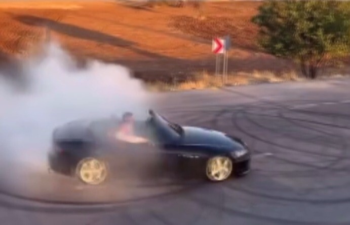 KAHRAMANMARAŞ'IN AFŞİN İLÇESİNDE DRİFT GÖRÜNTÜLERİNİ SOSYAL MEDYADA PAYLAŞAN SÜRÜCÜYE 48 BİN 559...