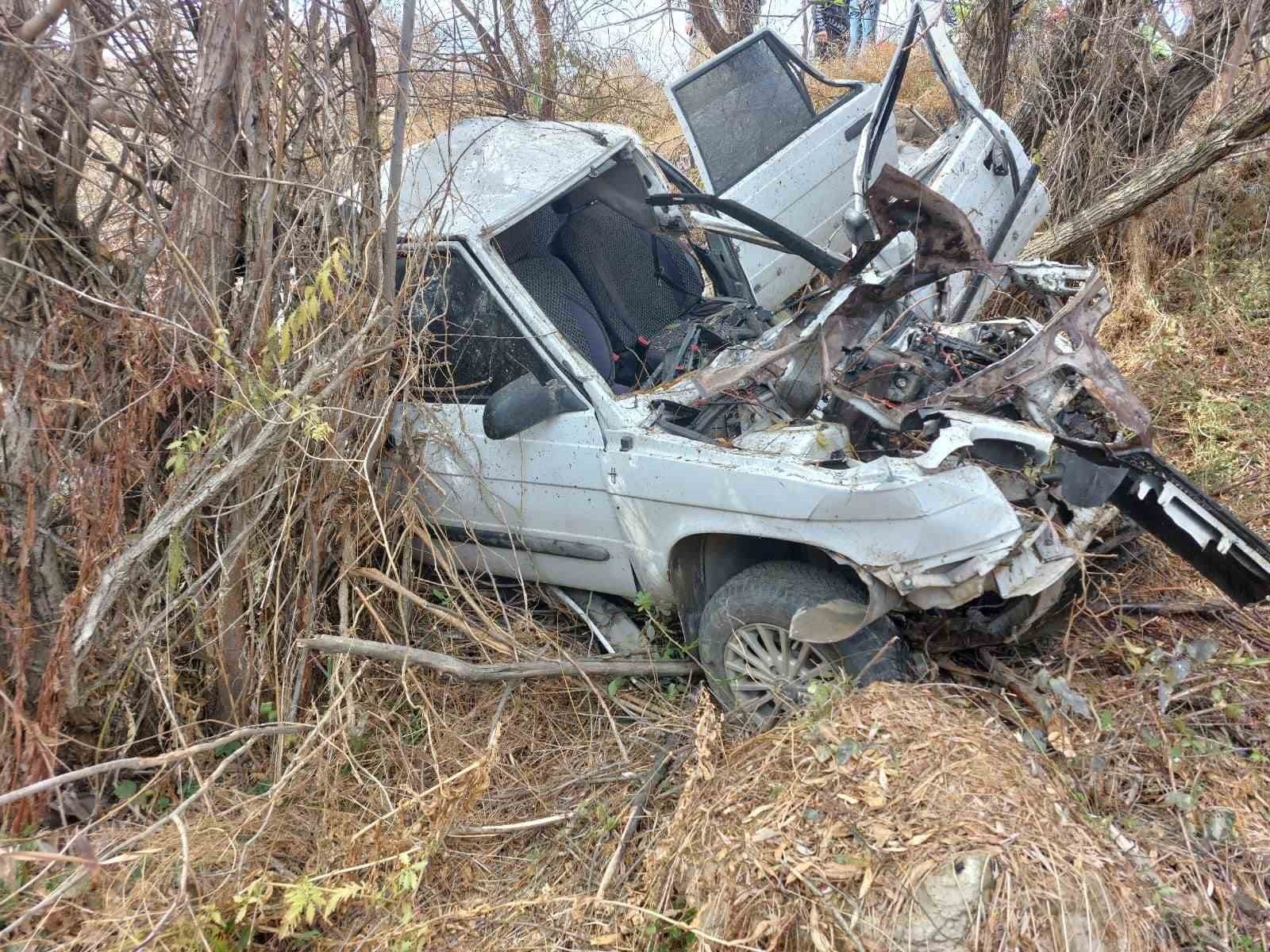 KAHRAMANMARAŞ'TA MEYDANA GELEN TRAFİK KAZASINDA ANNE HAYATINI KAYBETTİ, OĞLU AĞIR YARALANDI