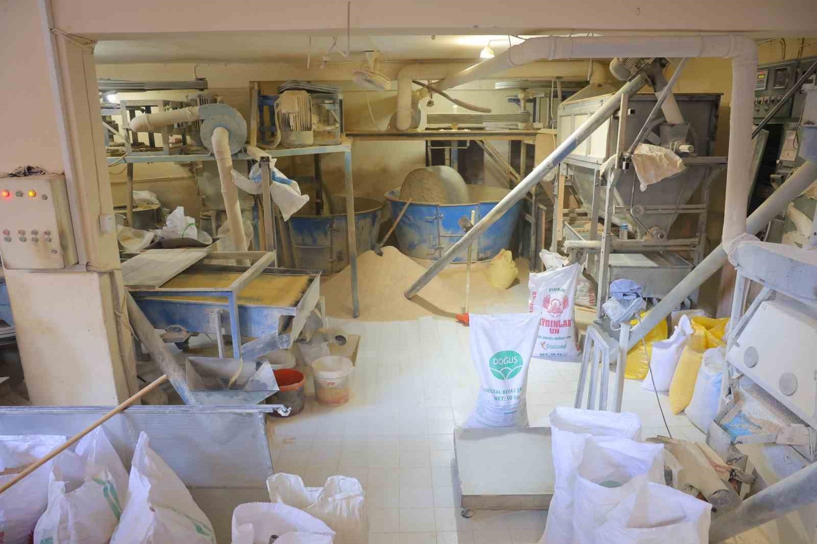 KAHRAMANMARAŞ’TA YARIM ASRI AŞKIN SÜREDİR FAALİYET GÖSTEREN TAŞ DEĞİRMENLER, MAHALLE KÜLTÜRÜNÜN EN...