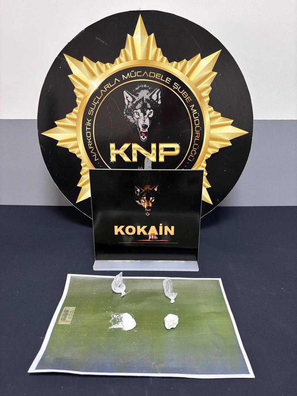 KARABÜK’TE POLİS EKİPLERİNCE DÜZENLENEN İKİ AYRI UYUŞTURUCU OPERASYONUNDA, METAMFETAMİN VE KOKAİN...