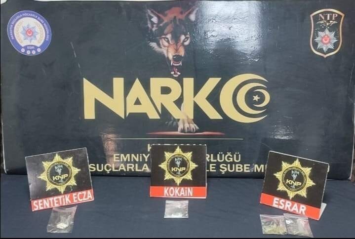 KARAMAN'DA POLİSİN KENT MERKEZİNDE YÜRÜTTÜĞÜ ASAYİŞ UYGULAMALARI ARALIKSIZ DEVAM EDİYOR. YAPILAN...