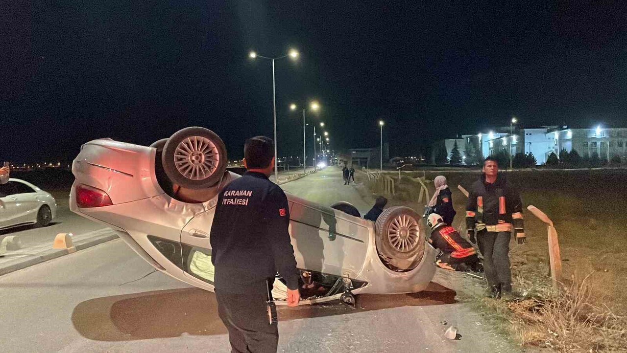 KARAMAN’DA KONTROLDEN ÇIKAN OTOMOBİLİN TAKLA ATARAK TERS DÖNMESİ SONUCU 2 KİŞİ YARALANDI.
