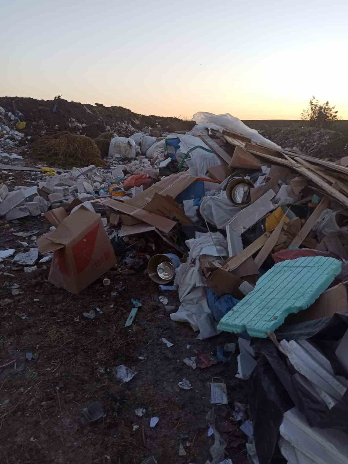 KARAMUSUL GÖLETİ’NE SETİNE ATIK DÖKÜLDÜ