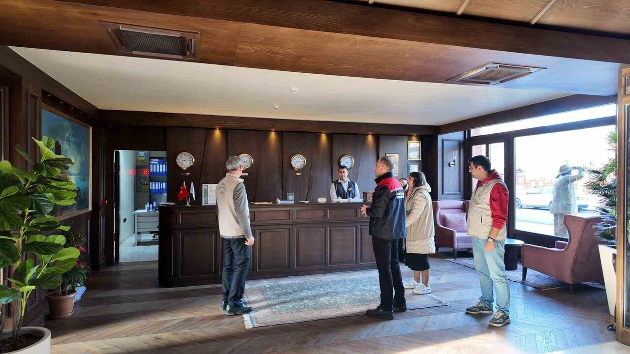 KARS’TA GIDA GÜVENLİĞİ DENETİMLERİ SÜRÜYOR(KARS-İHA)