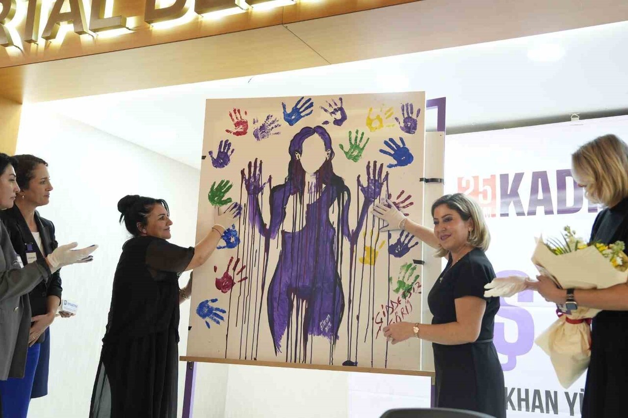 KARTAL BELEDİYESİ, 25 KASIM KADINA YÖNELİK ŞİDDETE KARŞI ULUSLARARASI MÜCADELE GÜNÜ KAPSAMINDA...