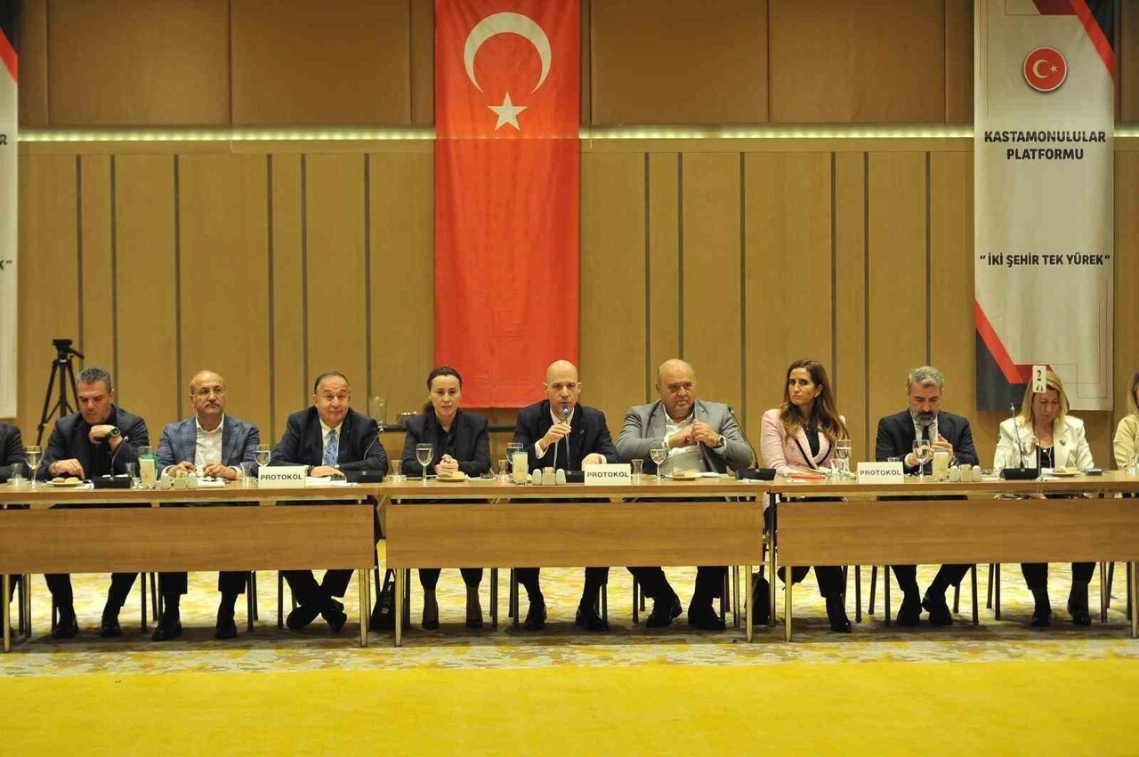 KASTAMONULULAR PLATFORMU, YÖNETİM TOPLANTISINI İSTANBUL'DA İŞ DÜNYASI, SİYASET VE SİVİL TOPLUM...
