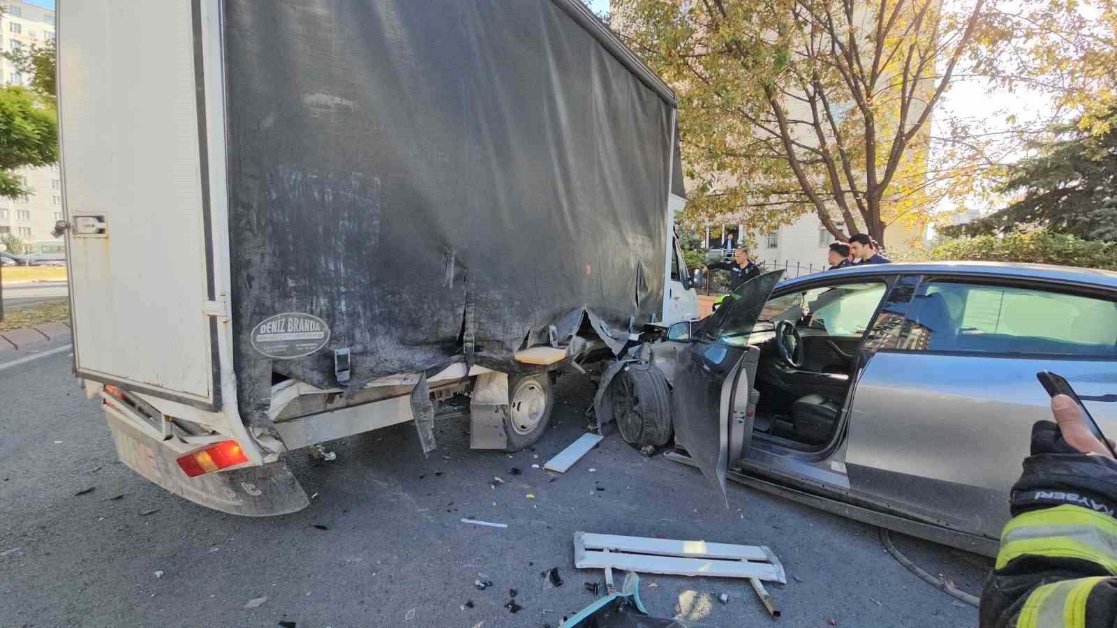 KAYSERİ'NİN KOCASİNAN İLÇESİNDE BİR SÜRÜCÜ OTOMOBİLİNİN HIZINI DENERKEN, KAZAYA KARIŞTI. ÖNCE...