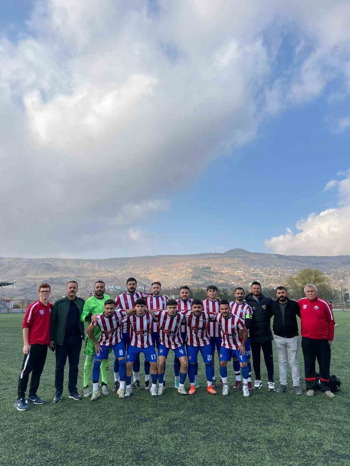 KAYSERİ 1.AMATÖR KÜME A GRUBU EKİPLERİNDEN 1966 TURANSPOR LİGİN 9. HAFTASINDA BELSİNSPOR’U 3-2...