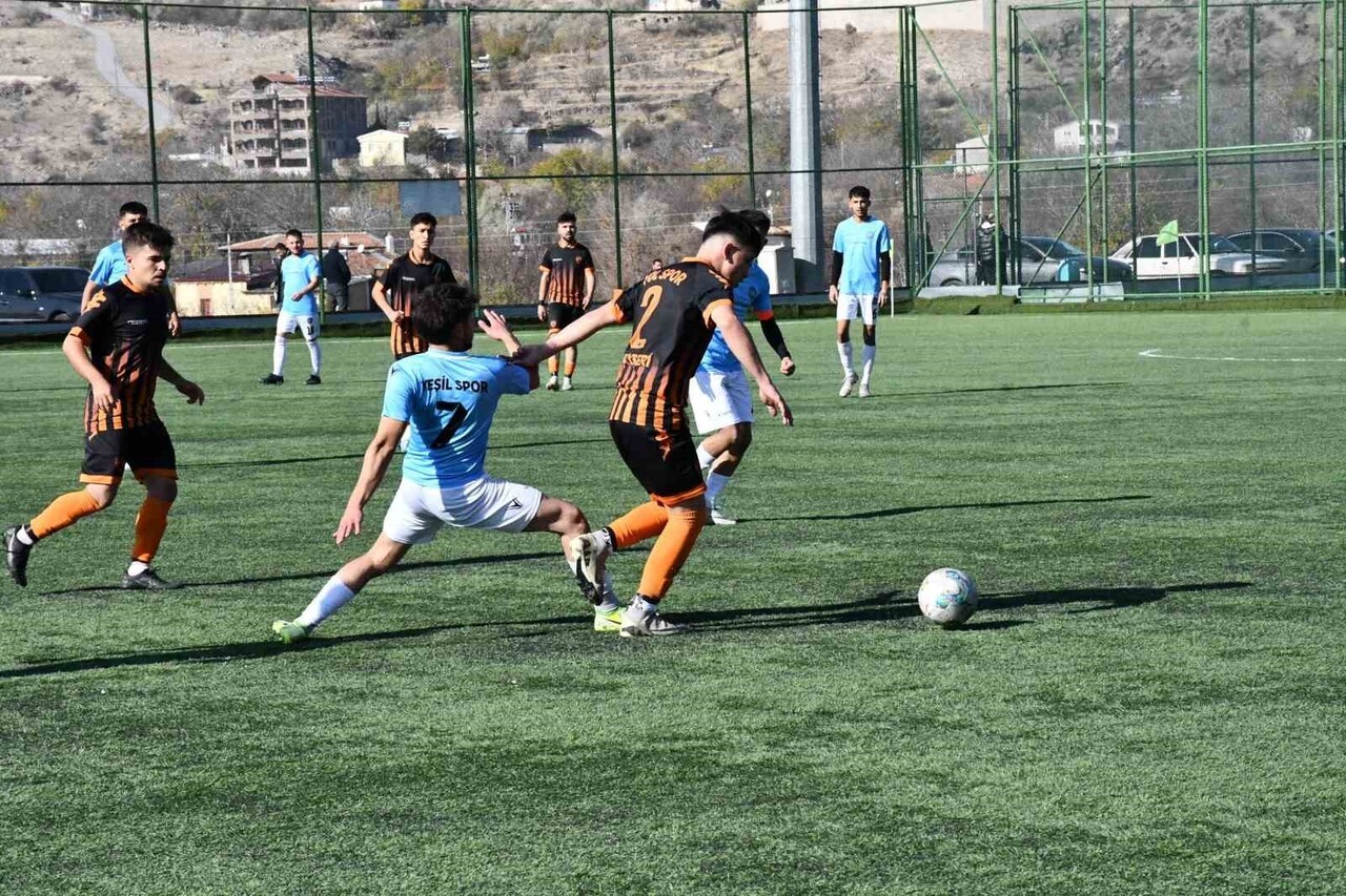KAYSERİ 1. AMATÖR KÜME A GRUBU LİDERİ KAYSERİ YOLSPOR; LİGİN 10. HAFTASINDA OYNADIĞI MAÇTA...