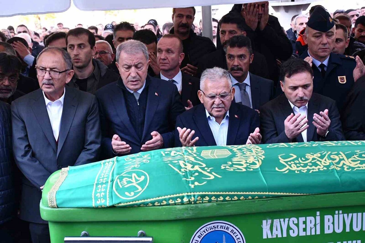 KAYSERİ BÜYÜKŞEHİR BELEDİYE BAŞKANI MEMDUH BÜYÜKKILÇ’IN AĞABEYİ RAMAZAN BÜYÜKKILIÇ TOPRAĞA...