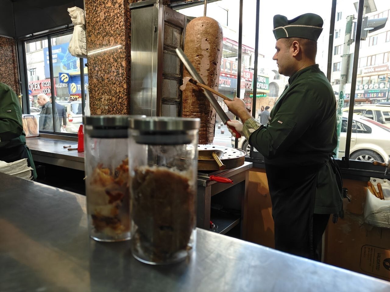 KAYSERİ LOKANTACILAR VE PASTACILAR ODASI BAŞKANI ALTAN AYDEMİR, GIDA SEKTÖRÜNDE RUHSATLI VE...