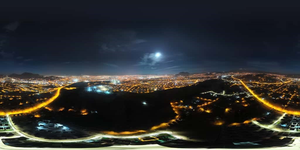KAYSERİ SEMALARINDA GÖZLENEN ‘SÜPER AY' KENDİNE HAYRAN BIRAKTI. SÜPER AY'I GÖRMEK İSTEYEN...