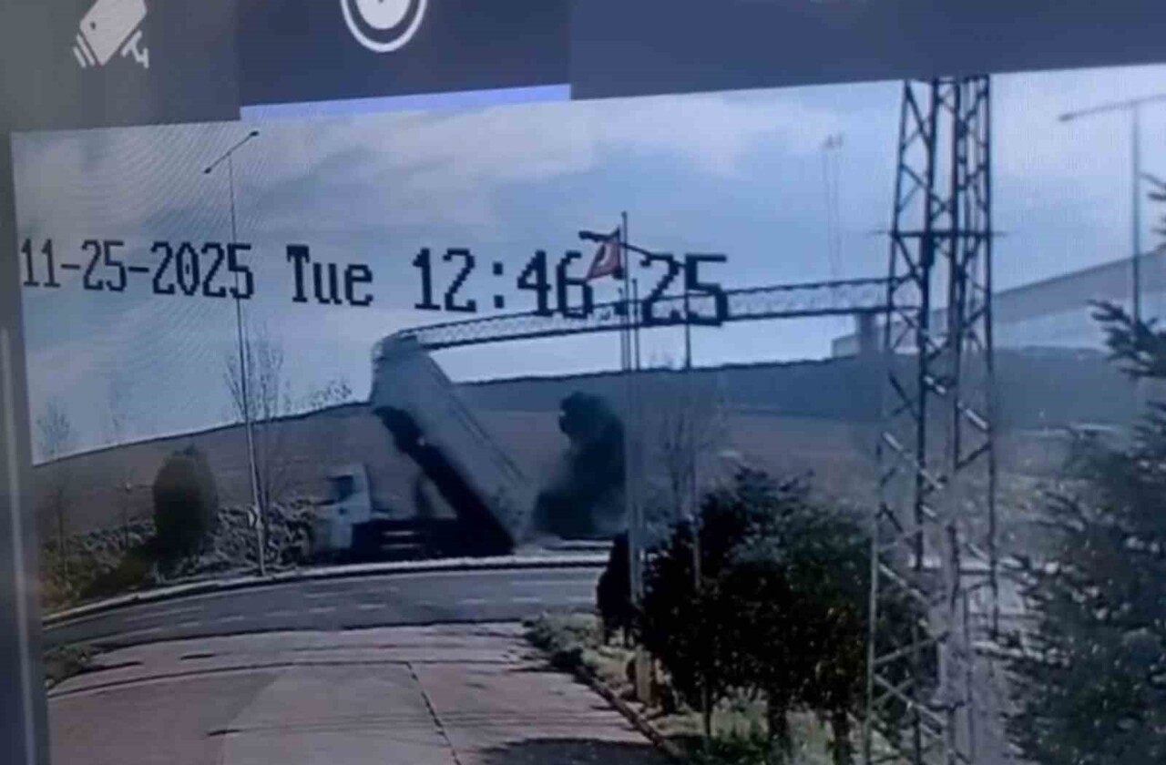 KAZA ANLARI GÜVENLİK KAMERASINA YANSIDI.