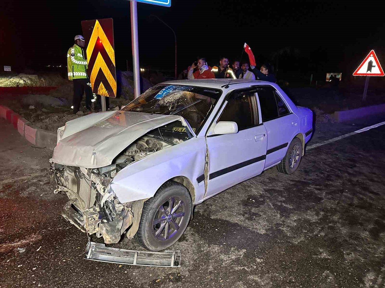 KAZA, UŞAK MERKEZE BAĞLI FEVZİ ÇAKMAK MAHALLESİ HALİL KAYA GEDİK BULVARI'NDAKİ ŞEHİT ERKAN TÜMER...