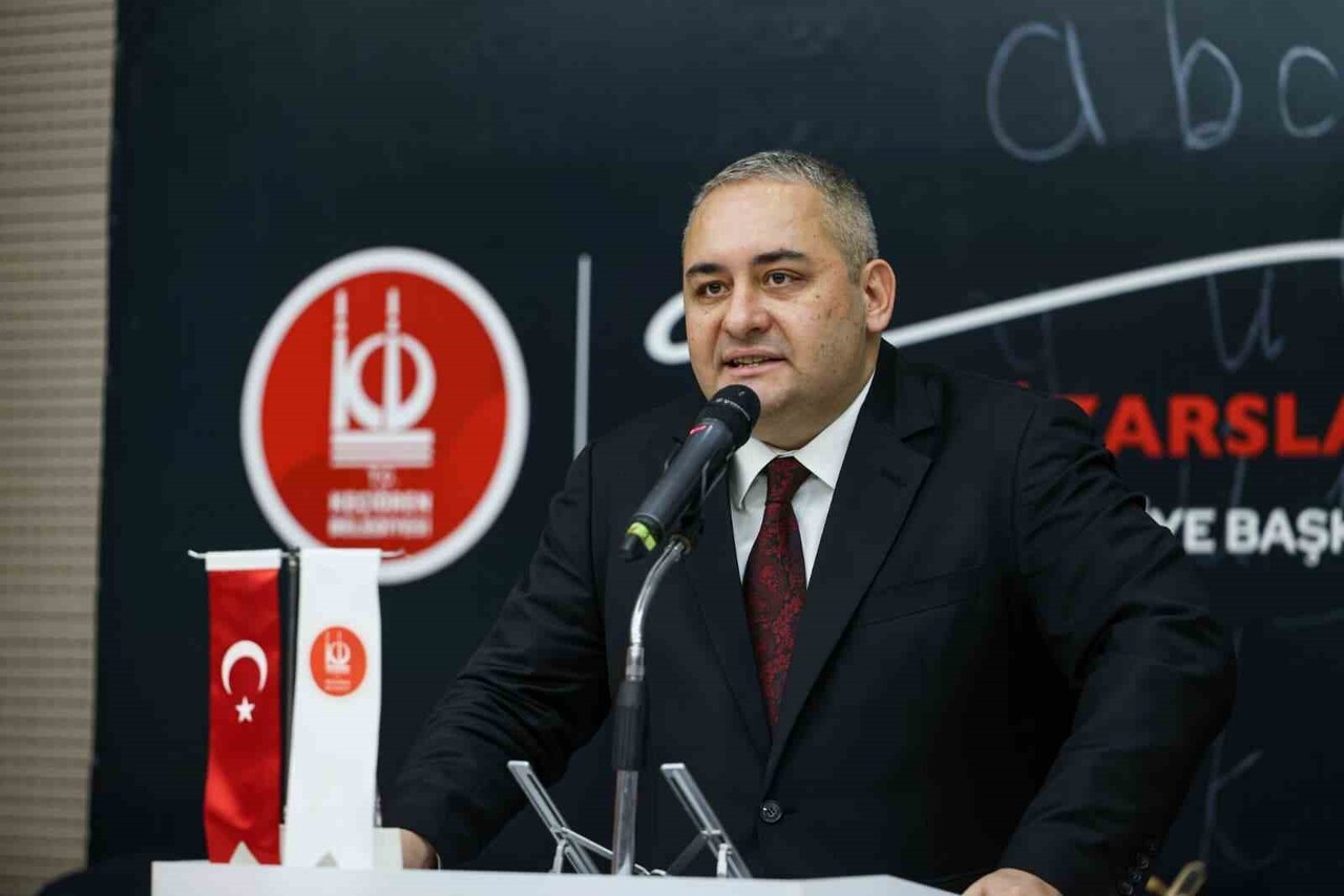 KEÇİÖREN BELEDİYESİ TARAFINDAN 24 KASIM ÖĞRETMENLER GÜNÜ DOLAYISIYLA KEÇİÖREN SANAT GALERİSİ’NDE...