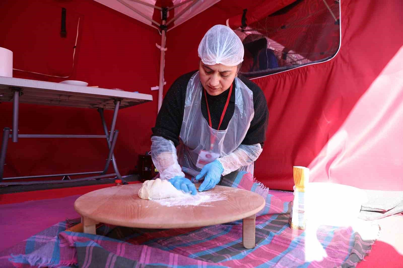 KEÇİÖREN BELEDİYESİ TARAFINDAN TÜRKİYE AŞÇILAR FEDERASYONU İŞ BİRLİĞİYLE DÜZENLENEN 2. GELENEKSEL...