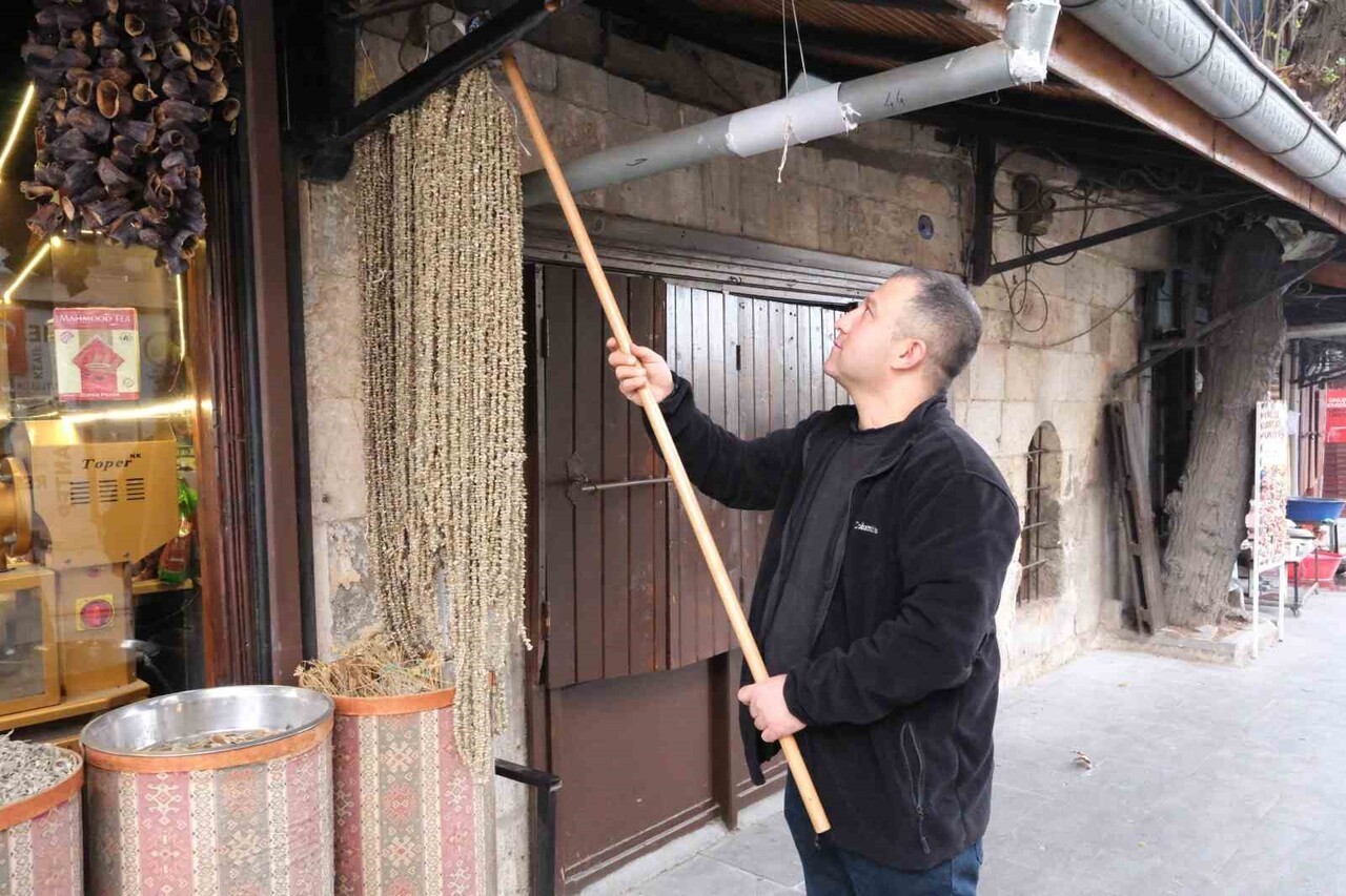 KENTTE 25 YILDIR ESNAFLIK YAPAN 41 YAŞINDAKİ ERCAN BOZLAR