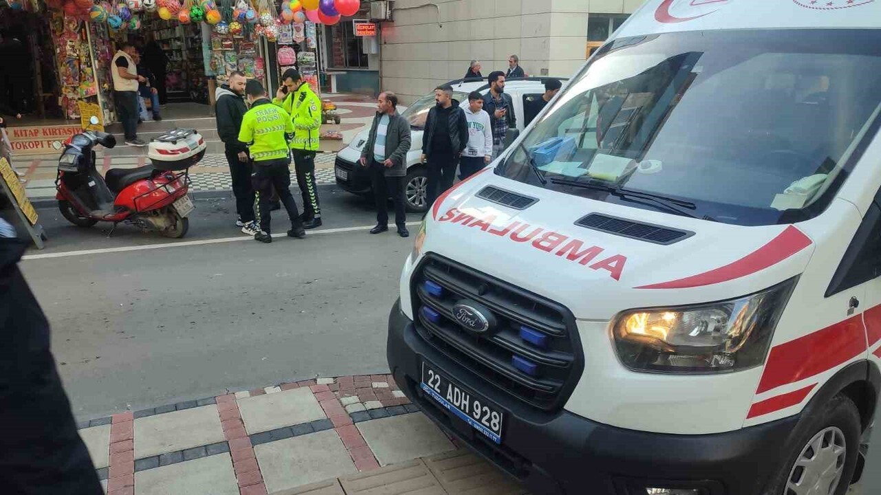 KEŞAN’DA MOTOSİKLETİN ÇARPTIĞI YAYA YARALANDI.