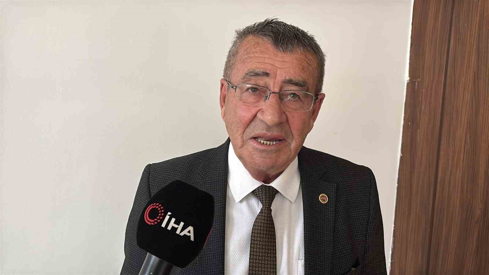 KIBRISCIK BELEDİYE BAŞKANI EMİN TEKEMEN GÖZYAŞLARINA BOĞULDU.