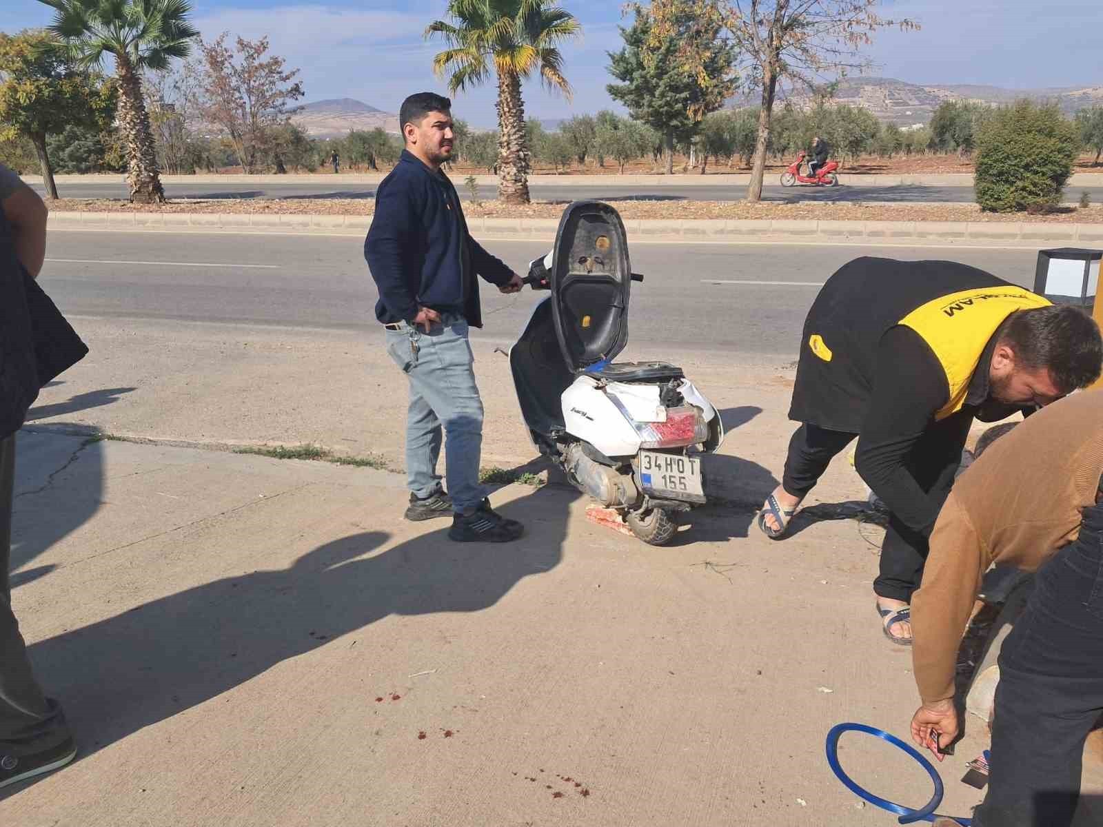 KİLİS-GAZİANTEP KARA YOLUNDA CİP İLE MOTOSİKLETİN ÇARPIŞTIĞI KAZADA 1 KİŞİ AĞIR...