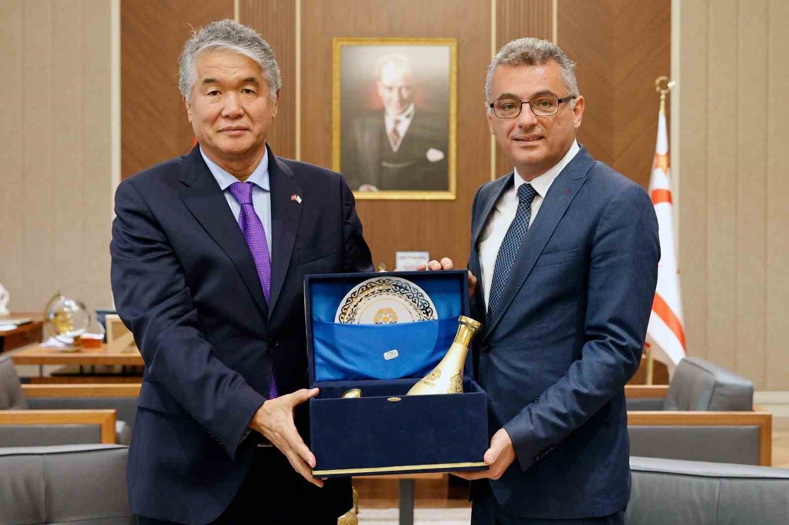 KKTC CUMHURBAŞKANI ERHÜRMAN, TÜRKSOY GENEL SEKRETERİ RAEV’İ KABUL ETTİ