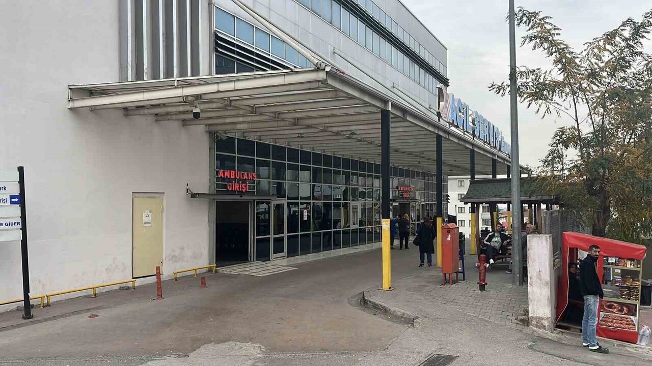 KOCAELİ'DE ÖZEL BİR LİSEDE EĞİTİM GÖREN 14 ÖĞRENCİ, KANTİNDEN ALDIKLARI TAVUK ÜRÜNÜNÜ TÜKETTİKTEN...